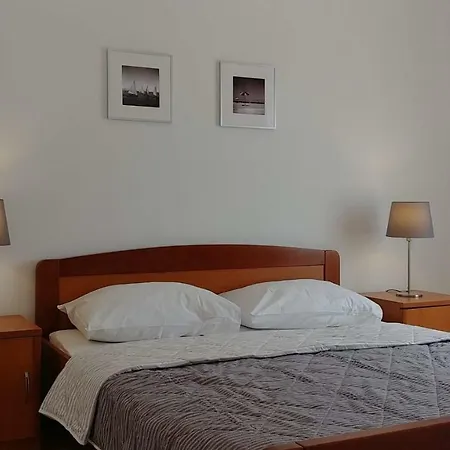 Apartments Vlasici شقة *